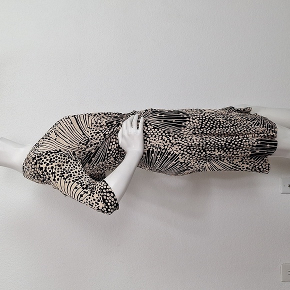 Trina Turk Tan Black Animal Esque Print Mobwife V-Neck Faux Wrap Dress Size 8 - Picture 7 of 11